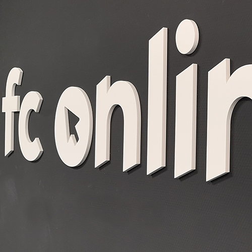logo op wand fc online